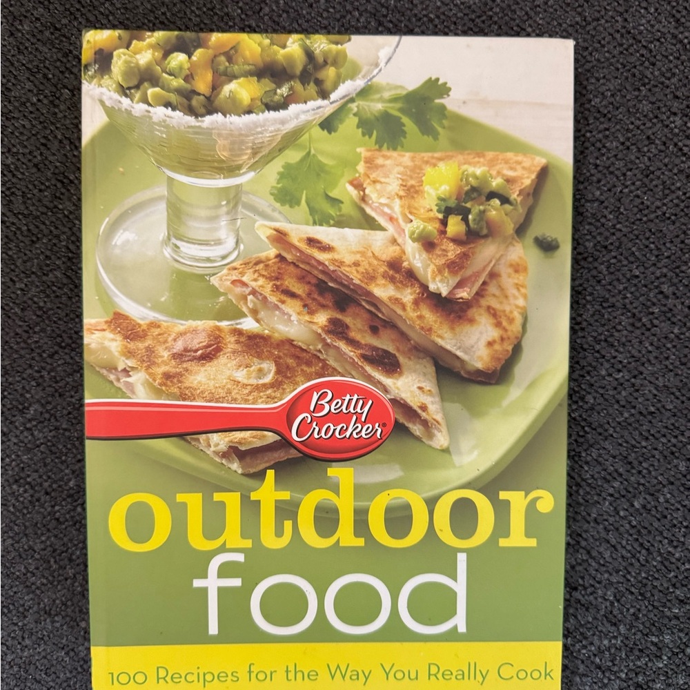 Betty Crocker Outdoor Food Cookbook